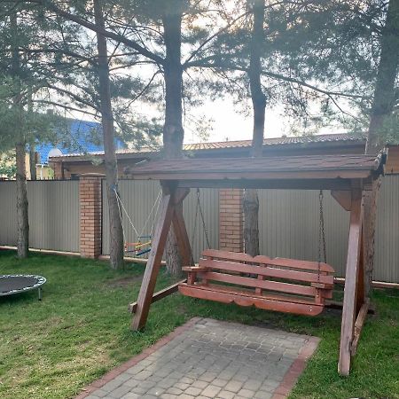 Комфортабельный Коттедж Bed & Breakfast Svityaz' Dış mekan fotoğraf