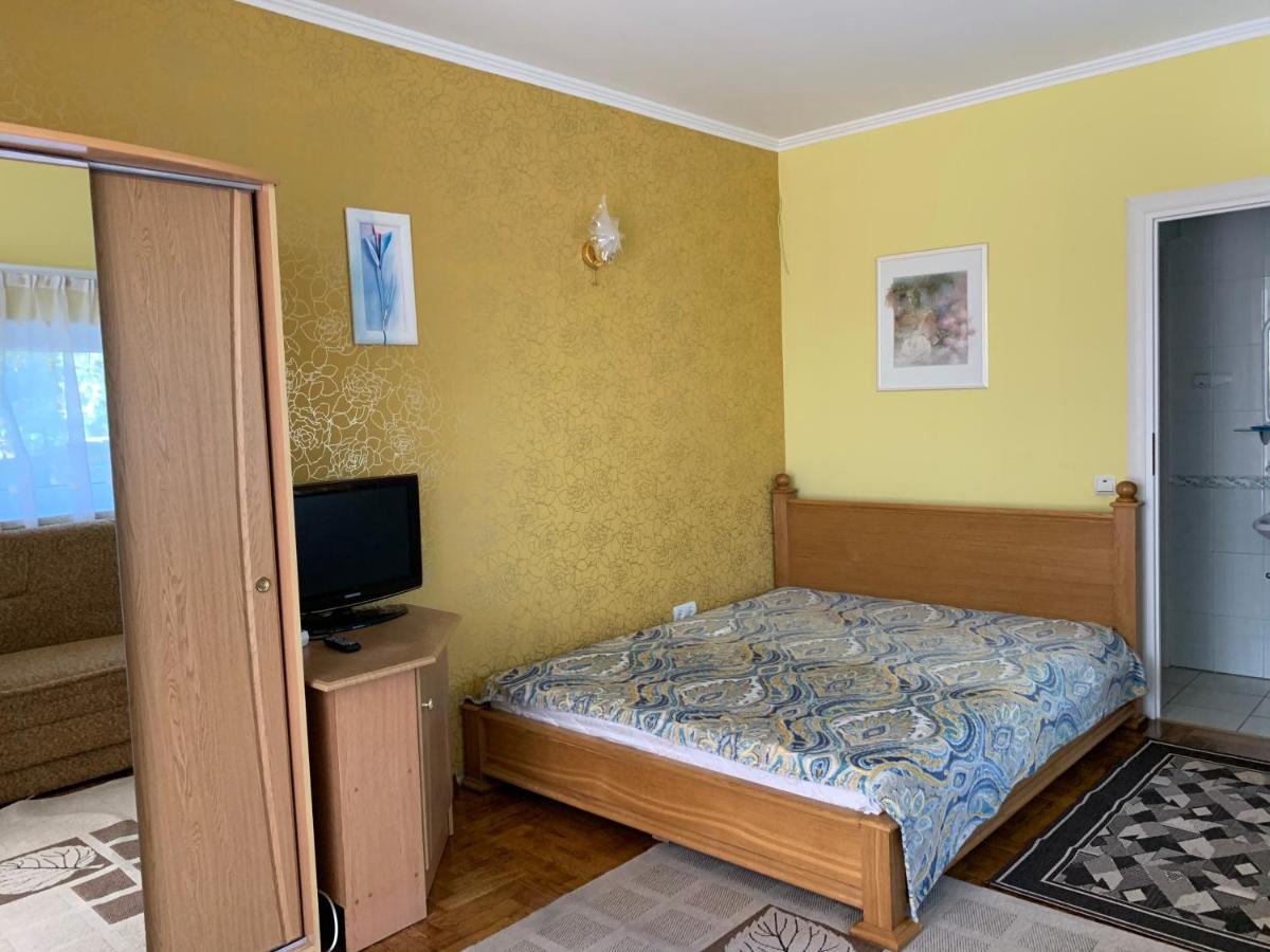 Комфортабельный Коттедж Bed & Breakfast Svityaz' Dış mekan fotoğraf