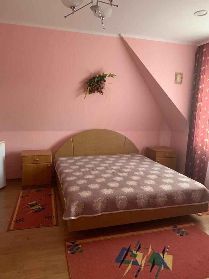 Комфортабельный Коттедж Bed & Breakfast Svityaz' Dış mekan fotoğraf