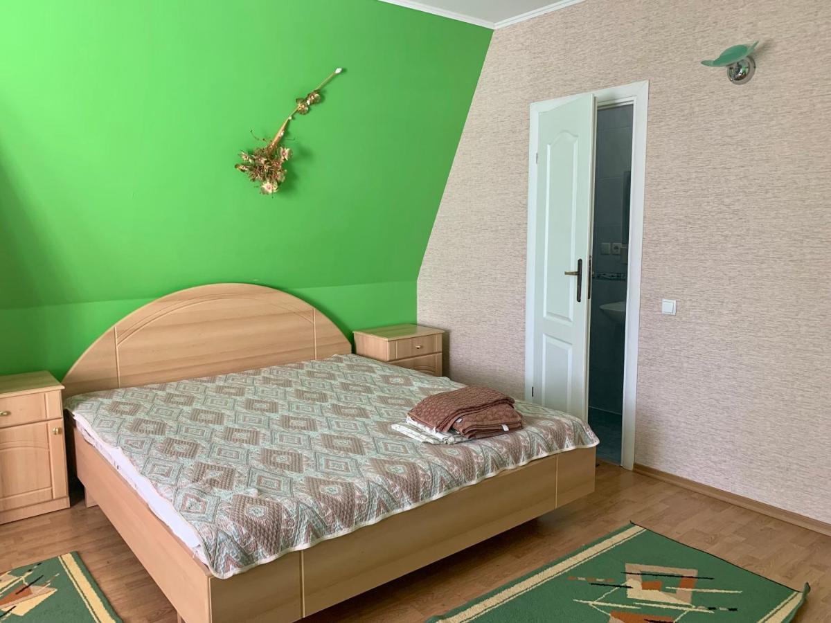 Комфортабельный Коттедж Bed & Breakfast Svityaz' Dış mekan fotoğraf
